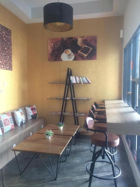 Hotel The Batik Bed And Coffee Bandung Exterior foto